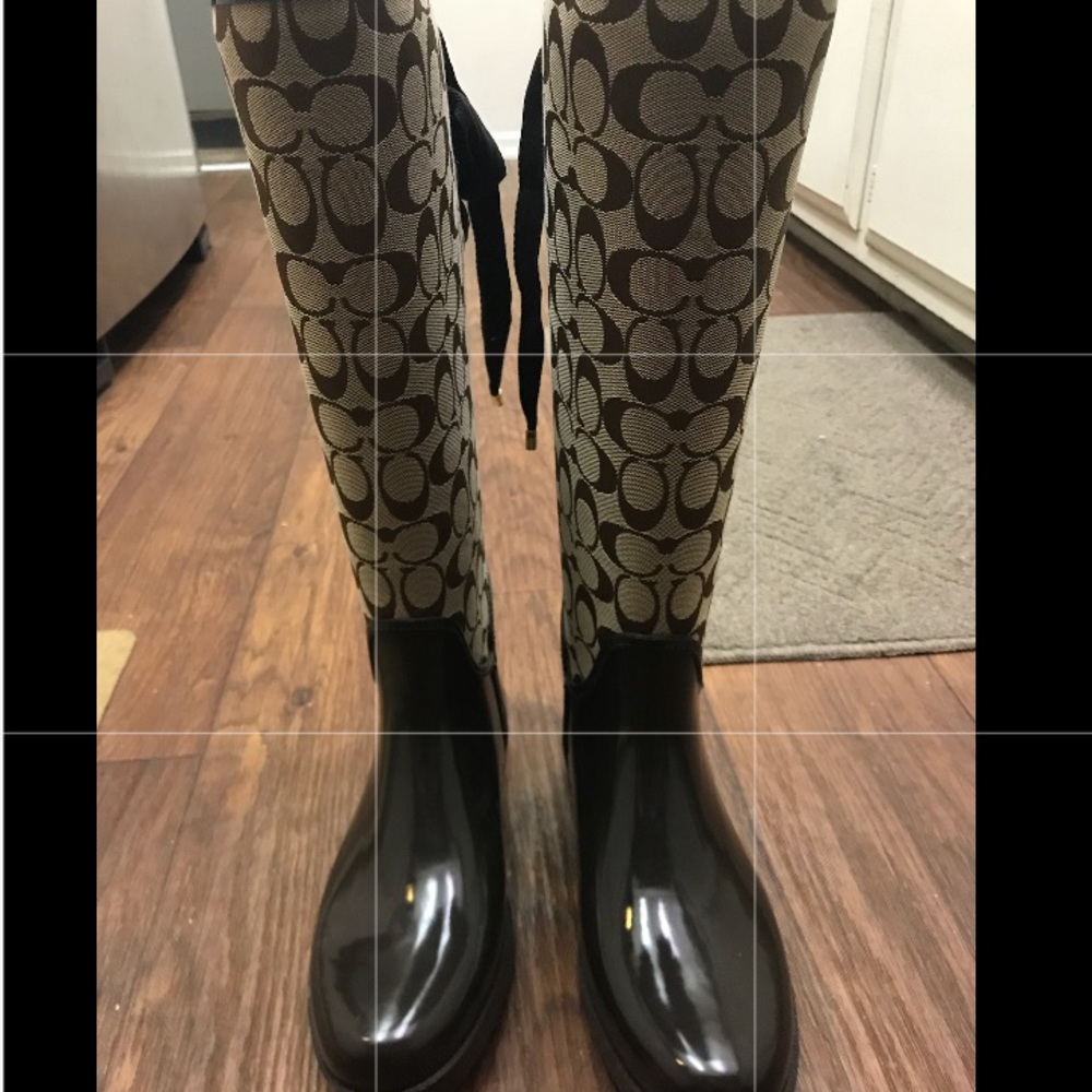 NEW! Coach Boots